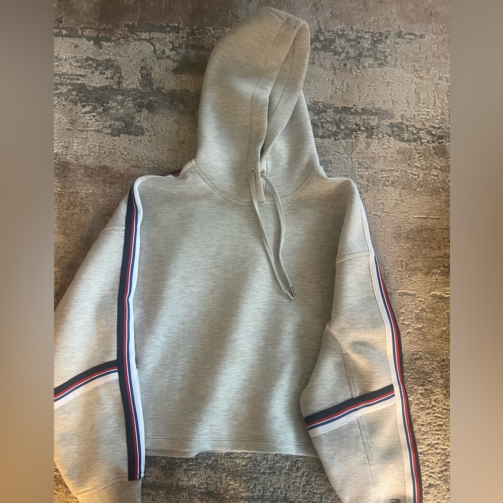 Tommy Hilfiger crop hoodie